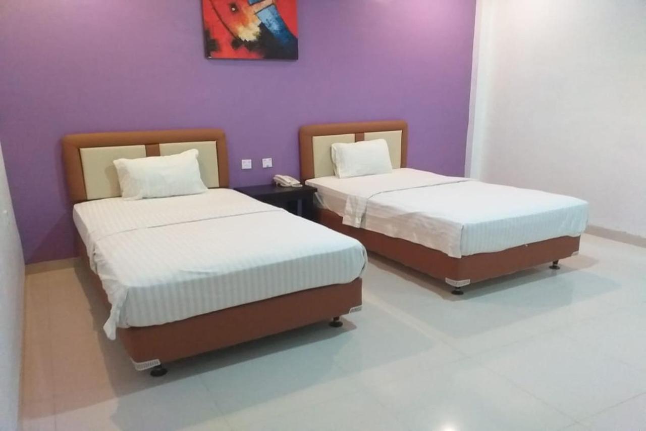 Liras Hotel Syariah Pulupanda Экстерьер фото