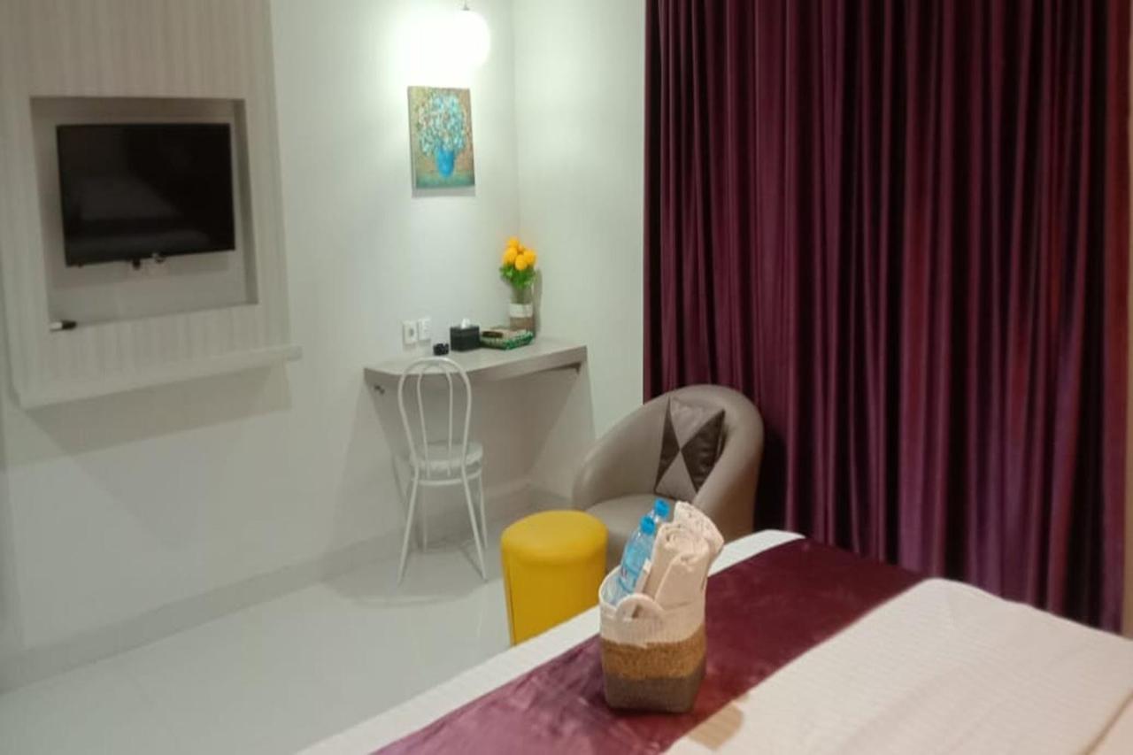 Liras Hotel Syariah Pulupanda Экстерьер фото